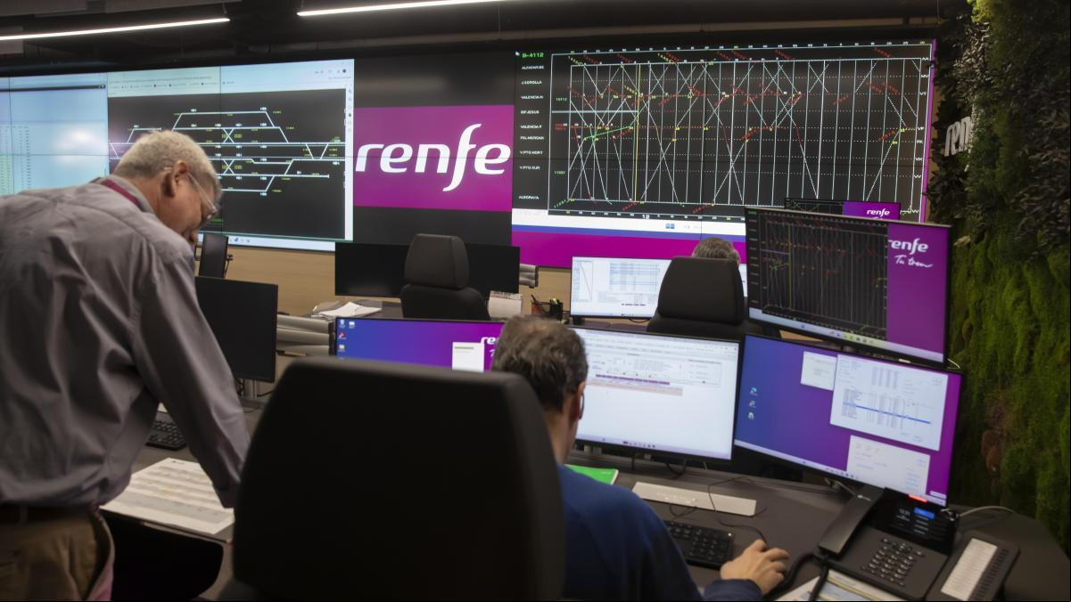 Renfe estrena un centro de gestión del AVE en Barcelona para agilizar la reacción ante las incidencias