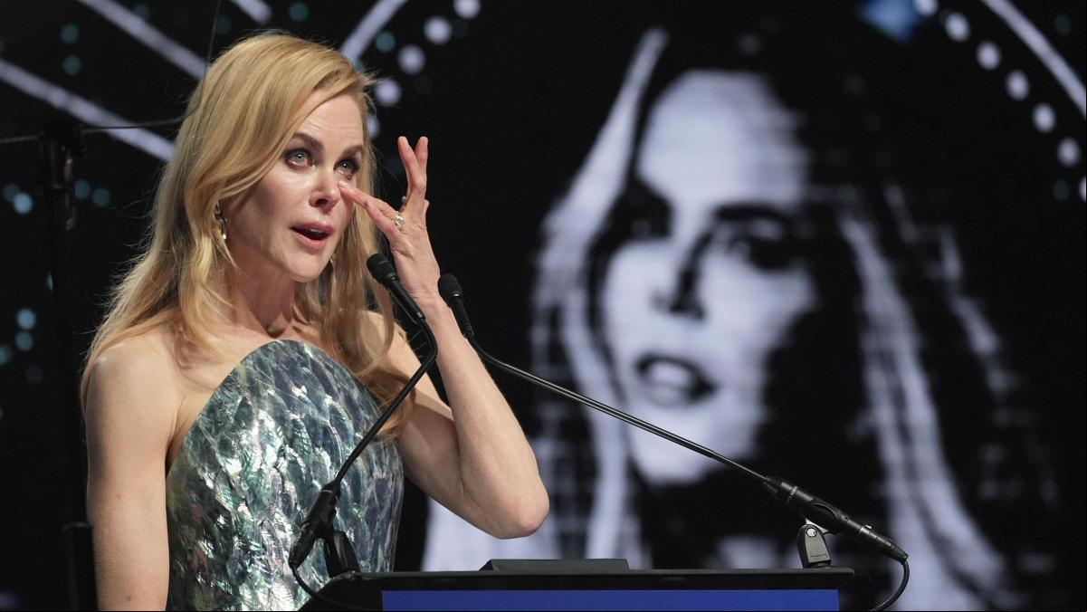 Nicole Kidman se rompe al recordar a su madre en el Festival Palm Springs