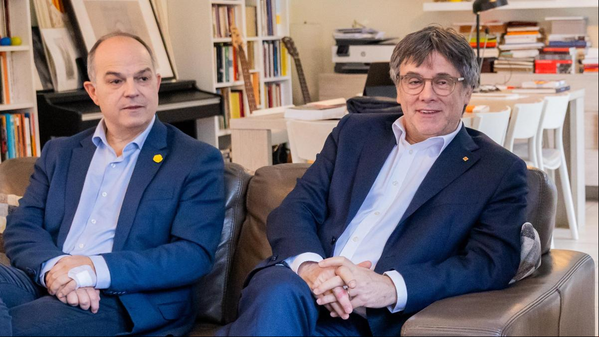 El PSOE gana tiempo con Junts y Puigdemont fijará su posición hoy desde Bruselas