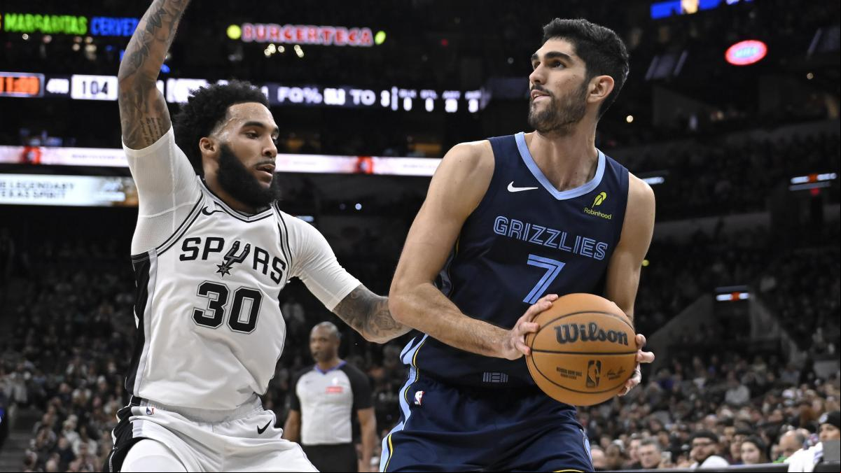 Aldama sobresale en la victoria de los Grizzlies y firma su mejor anotación histórica en la NBA
