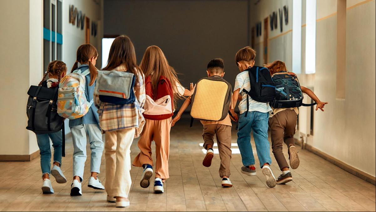Las 4 frases que, según la Inteligencia Artificial, ayudan a mejorar la autoestima de tus hijos: “Les permite sentirse seguros sin temor a...”