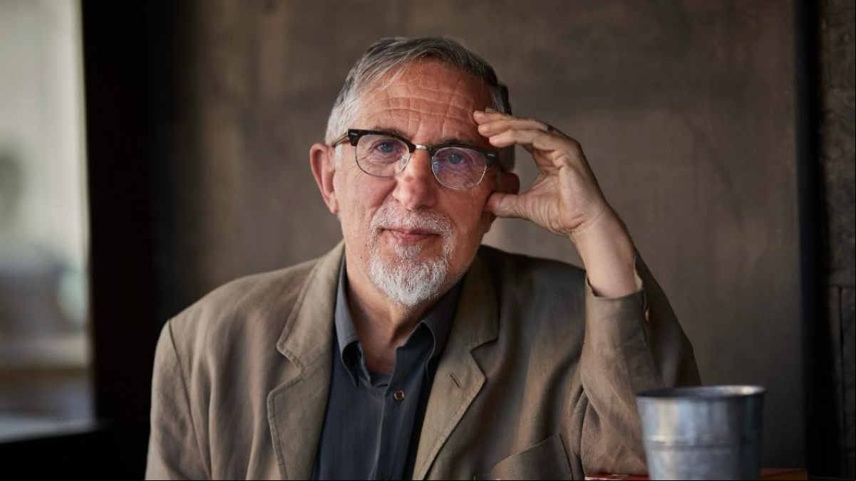 Jesús Ballaz, experto en literatura infantil: “El optimismo juega con el cálculo elevado de posibilidades. La esperanza es más difusa, se encara con lo desconocido sobre lo que no tiene dominio”