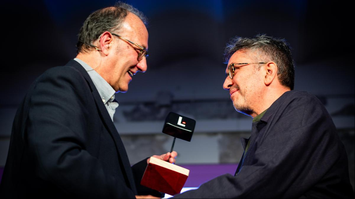 Manuel Baixauli gana el premio Òmnium a la Millor Novel·la de l’Any con ‘Cavall, atleta, ocell’ Manuel Baixauli gana el premio Òmnium a la Millor Novel·la de l’Any con ‘Cavall, atleta, ocell’