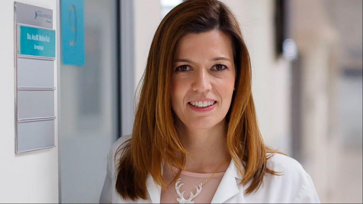 Ana Molina, dermatóloga, explica por qué la hidratación por si sola no retrasa el envejecimiento: “No tiene grandes evidencias”