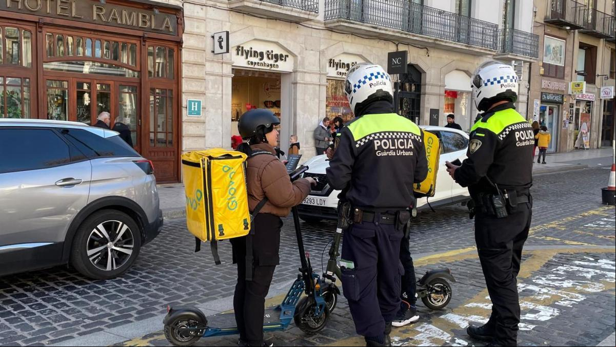 Figueres quiere prohibir la circulación de patinetes por el centro de la ciudad
