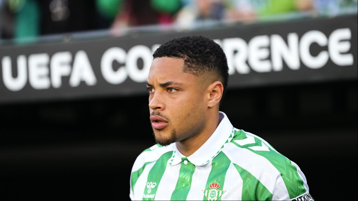 Vitor Roque rompe su cesión al Betis para irse al Palmeiras