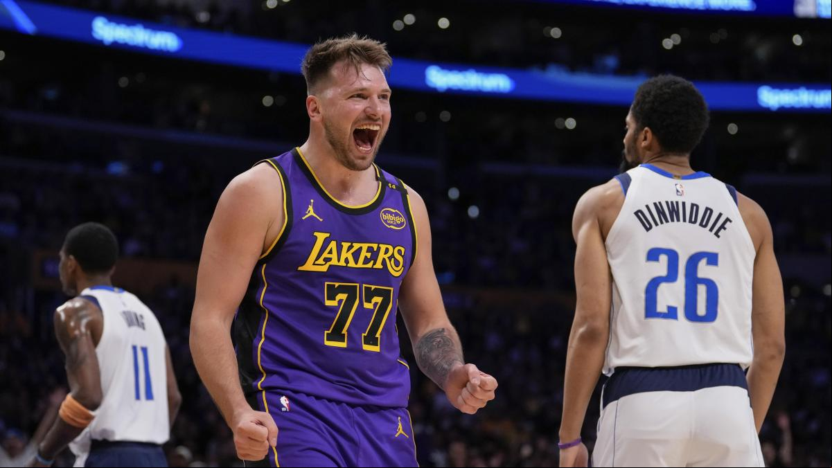 Doncic se toma la revancha ante los Dallas Mavericks con su primer triple-doble con los Lakers