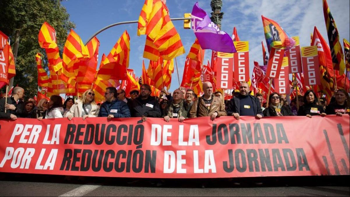 UGT y CC.OO. presionan a Junts en Barcelona para reducir la jornada: Hay que pasar a los hechos”