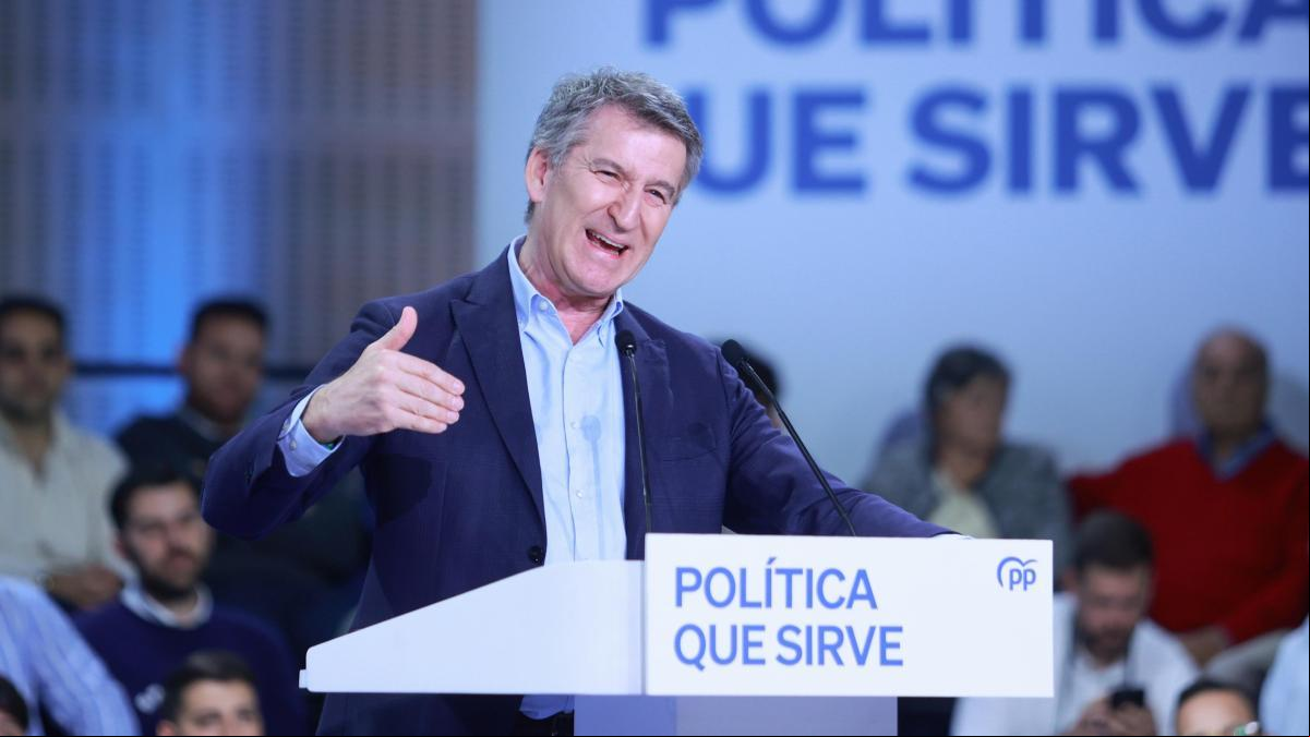 Feijóo pide una respuesta “proporcional e igual de contundente” a los aranceles de Trump