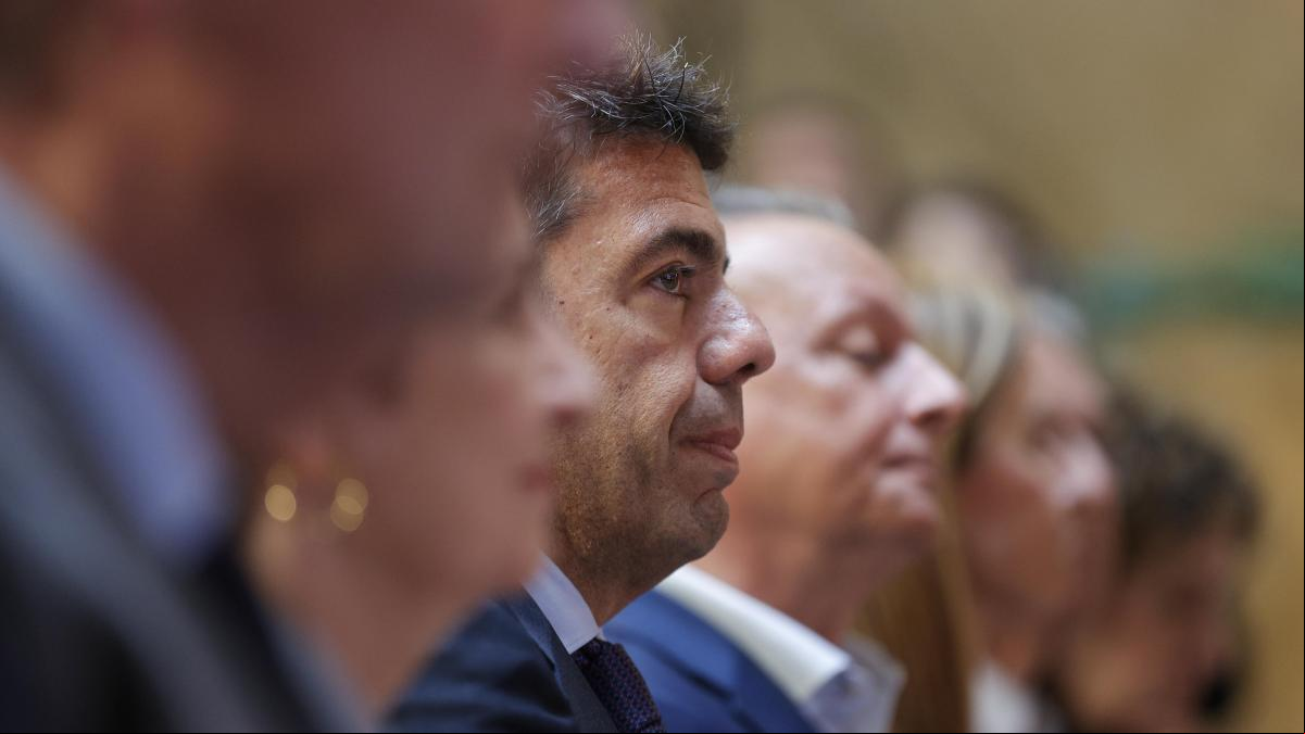La falta de unidad de la izquierda valenciana contrasta con la sólida entente de Mazón y Vox