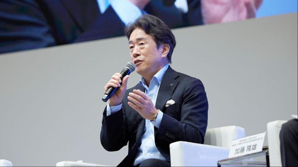 Masahiro Moro, CEO de Mazda: “Desde 2021, hemos estado probando combustible neutro en carbono; nuestra investigación se centra en las microalgas, que pueden producir combustible o proteína para alimentos”