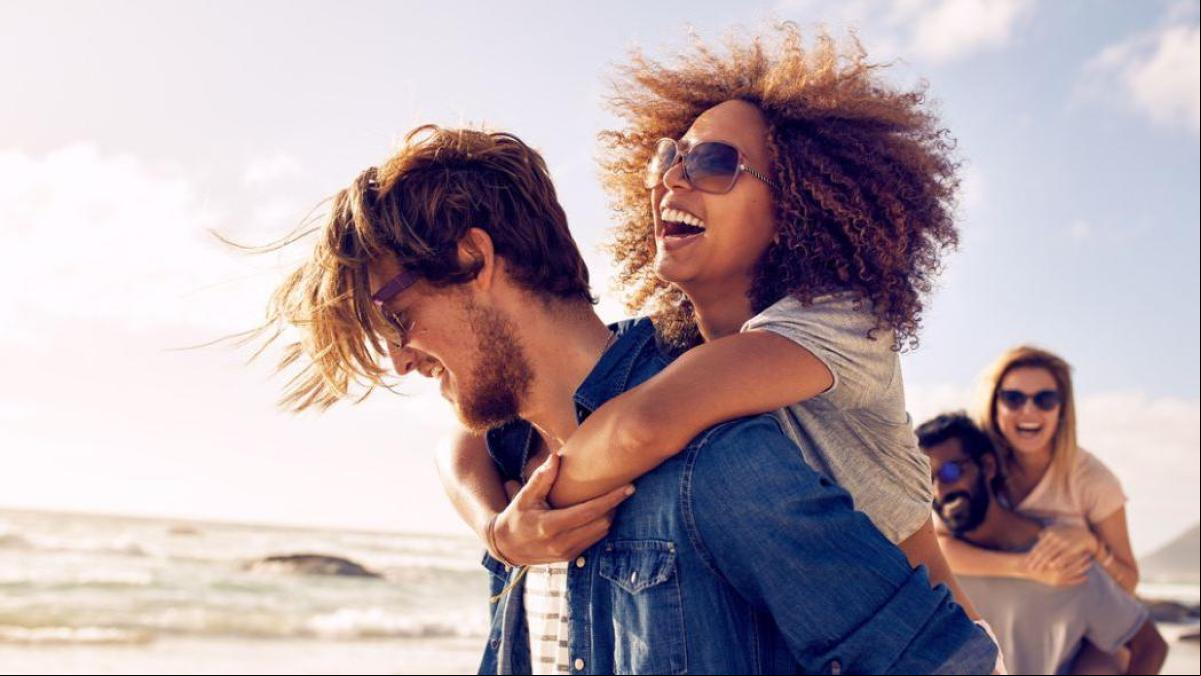 Las Ray-Ban más deseadas cuestan menos de 80€: gafas de sol baratas, icónicas y con rollazo para mejorar todos tus looks