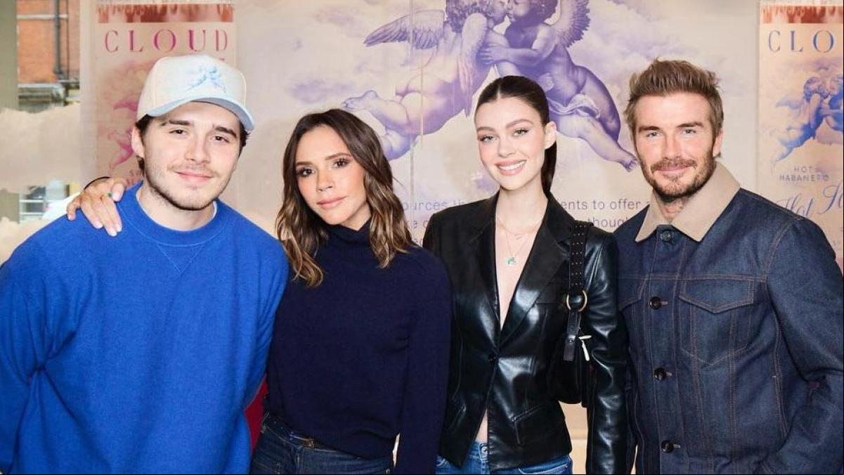 Victoria Beckham habría “arruinado” la boda de su hijo Brooklyn y Nicola Peltz: “La más hermosa de la noche” Victoria Beckham habría “arruinado” la boda de su hijo Brooklyn y Nicola Peltz: “La más hermosa de la noche”
