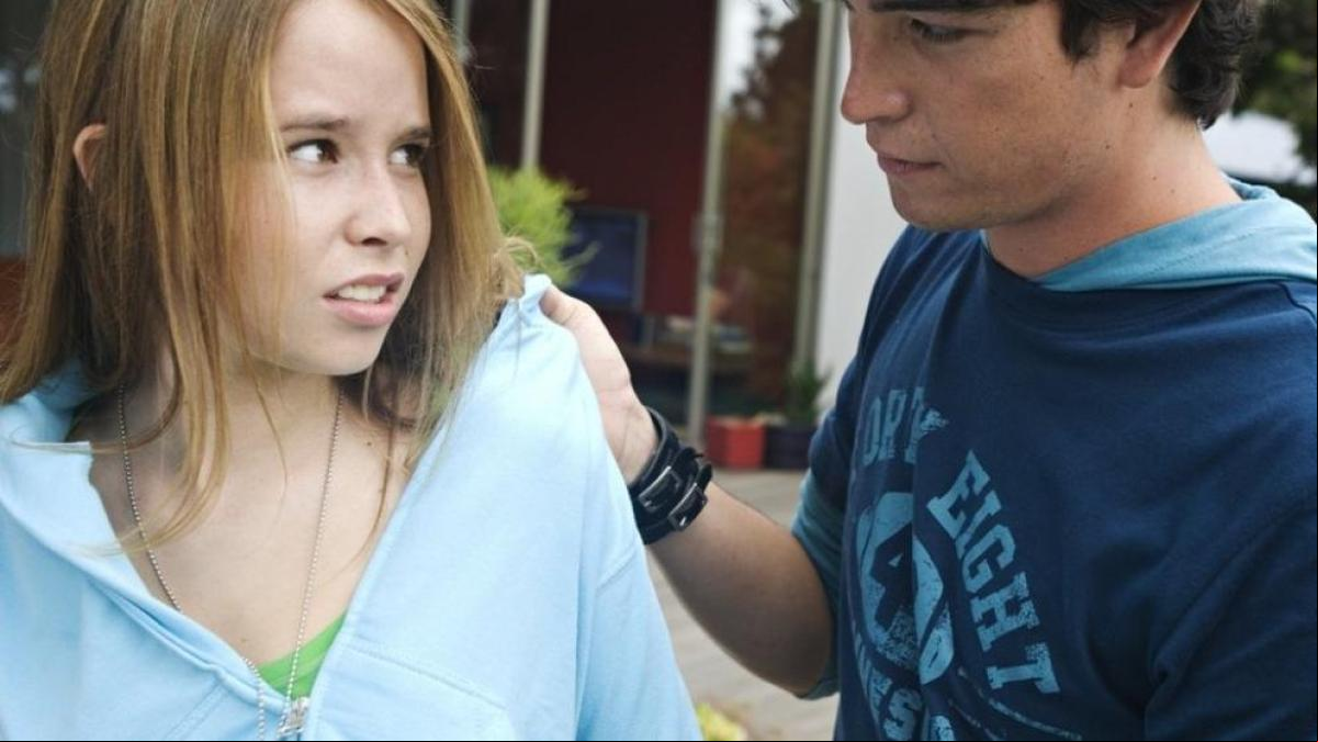 ¿Qué puede llevar a una adolescente a ligar con alguien que la trata mal?