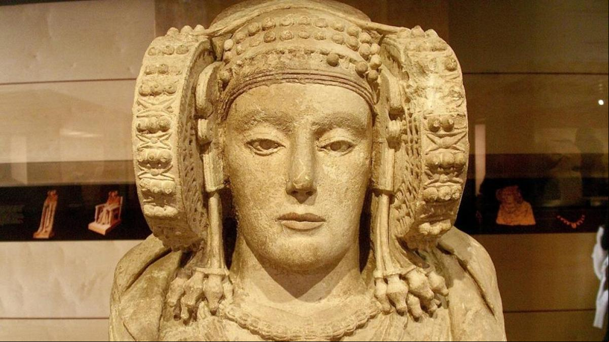 ¿Diosa, reina, noble? Los misterios de la Dama de Elche y su destino singular