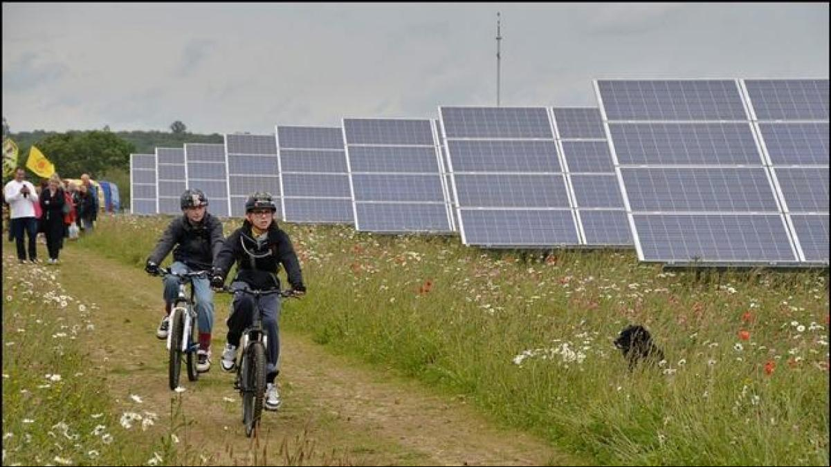 ¿Placas solares o territorio? Decrecer