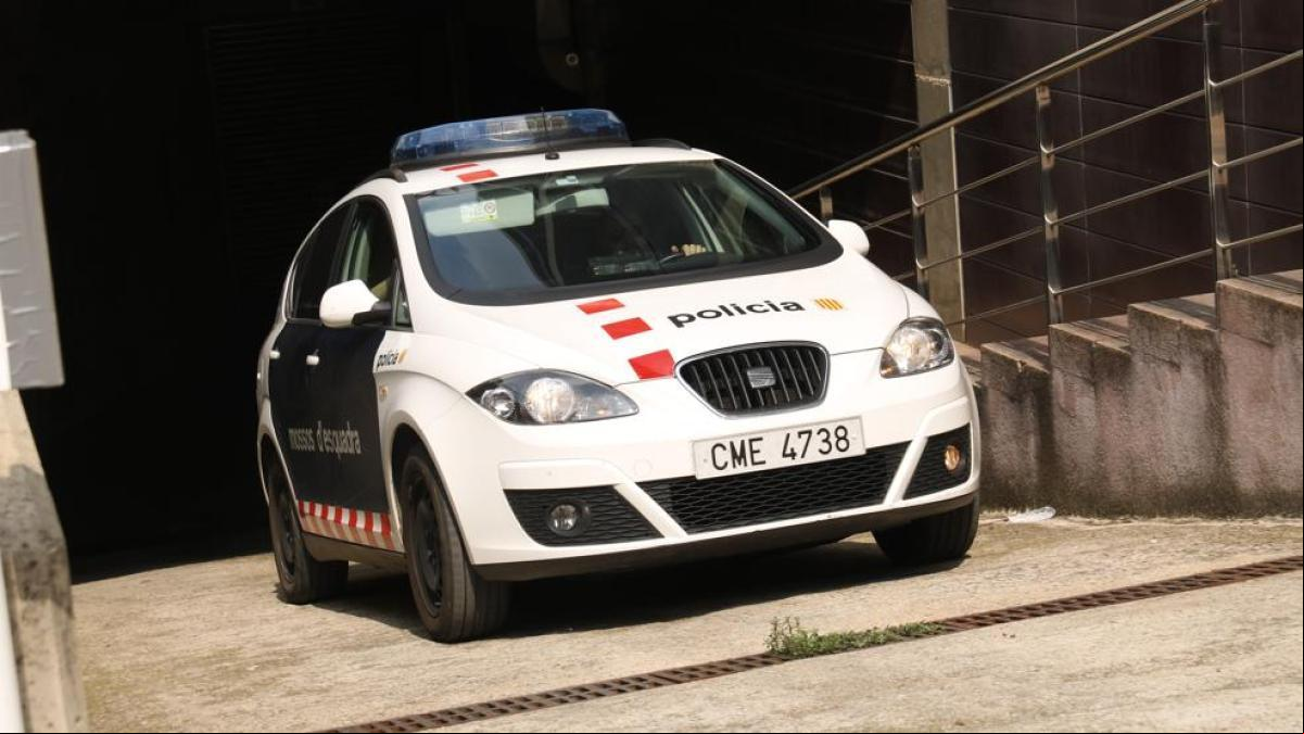 Detenido por apuñalar a un hombre durante una pelea y atracar a otro a punta de cuchillo en Olot