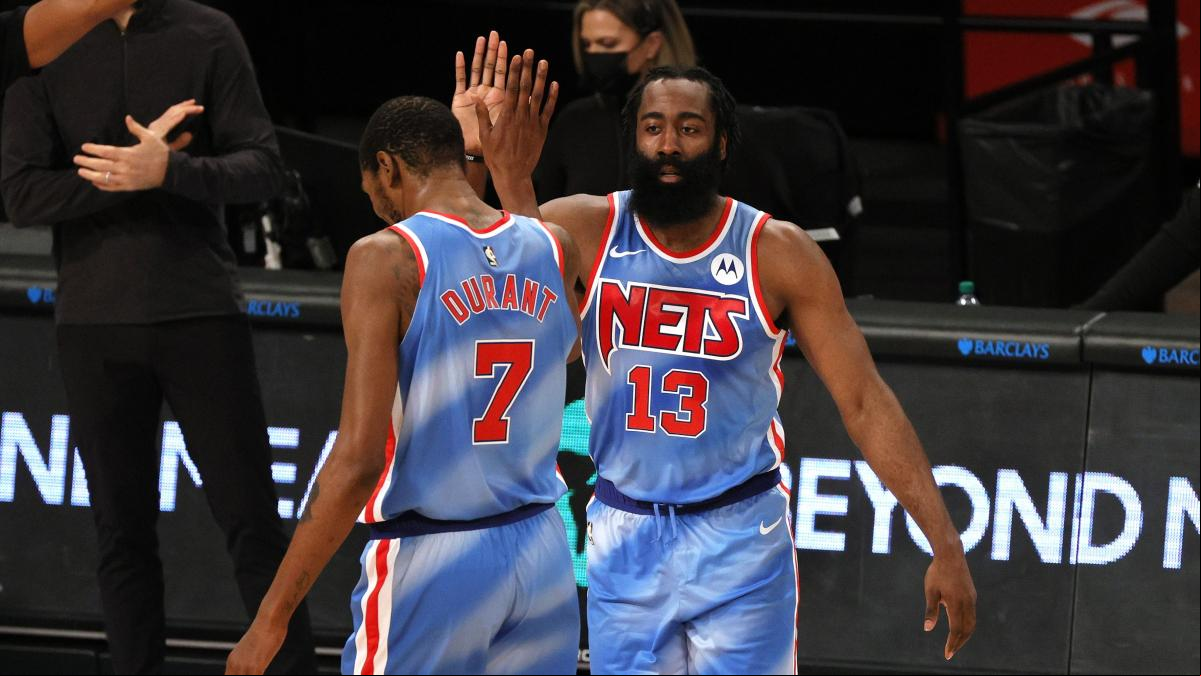 Los Nets de Durant, Harden y el terco Irving visitan al campeón, los Bucks