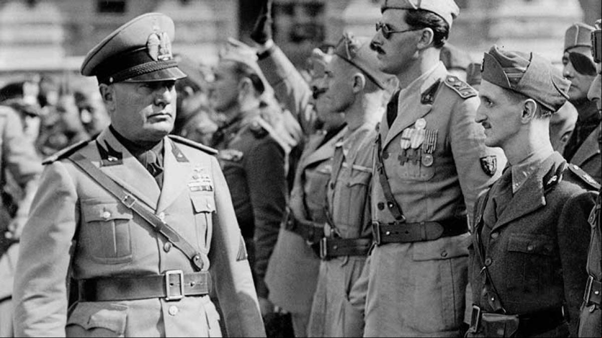 Mussolini y sus estrategias bélicas de opereta