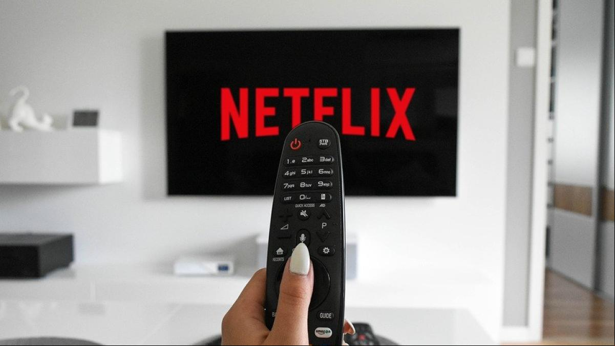 Por qué Netflix tiene distintos contenidos según el país