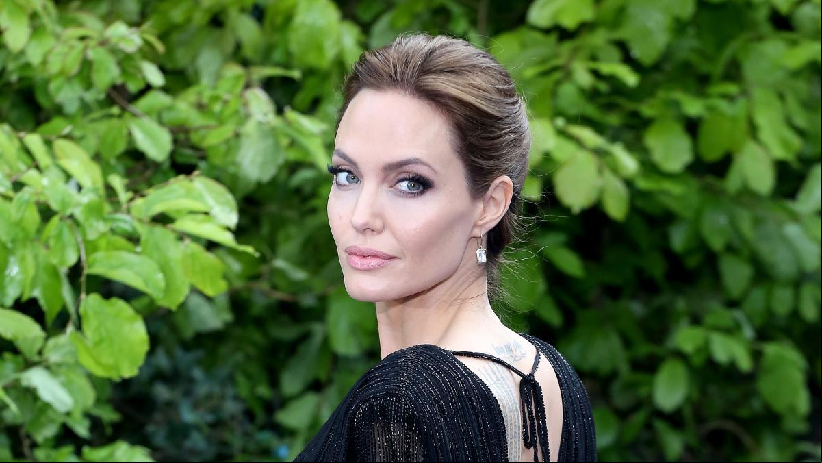Angelina Jolie se une a Instagram y su primera publicación es una carta de una niña afgana