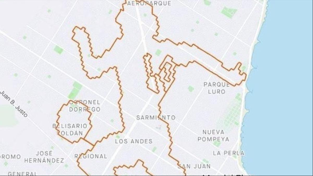 Dibuja a Maradona en un recorrido en bici y se gana el aplauso de las redes