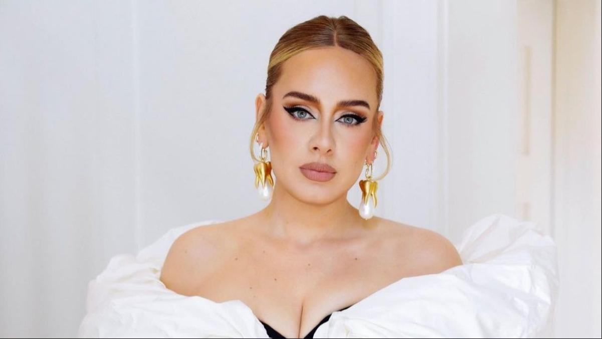 Adele sufre un brote de ciática y se desploma durante uno de sus conciertos