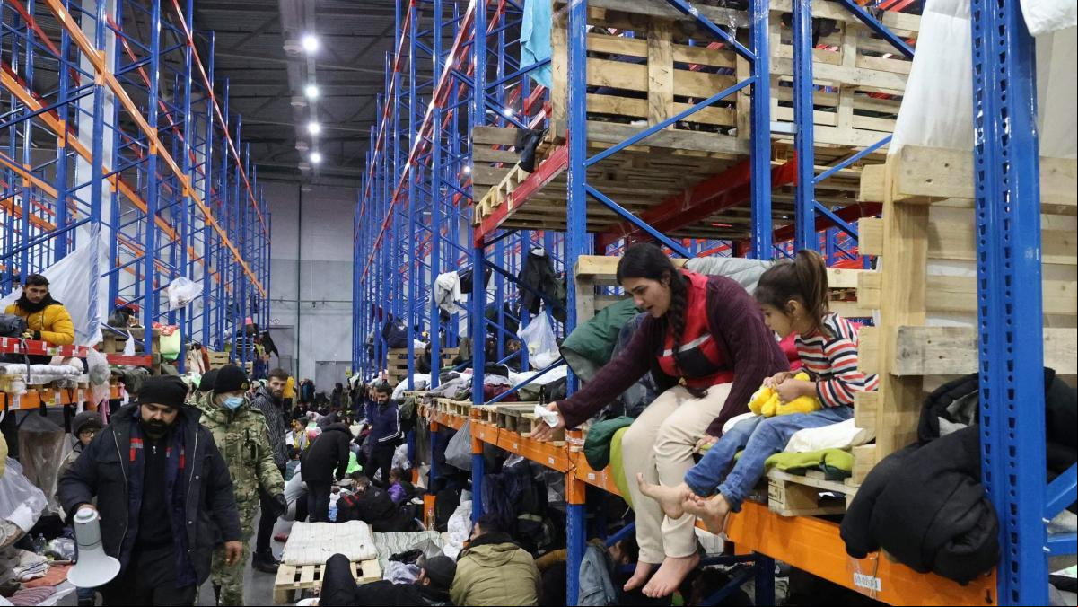 Unas 200 personas intentan entrar por la fuerza a Polonia a través de la frontera con Bielorrusia