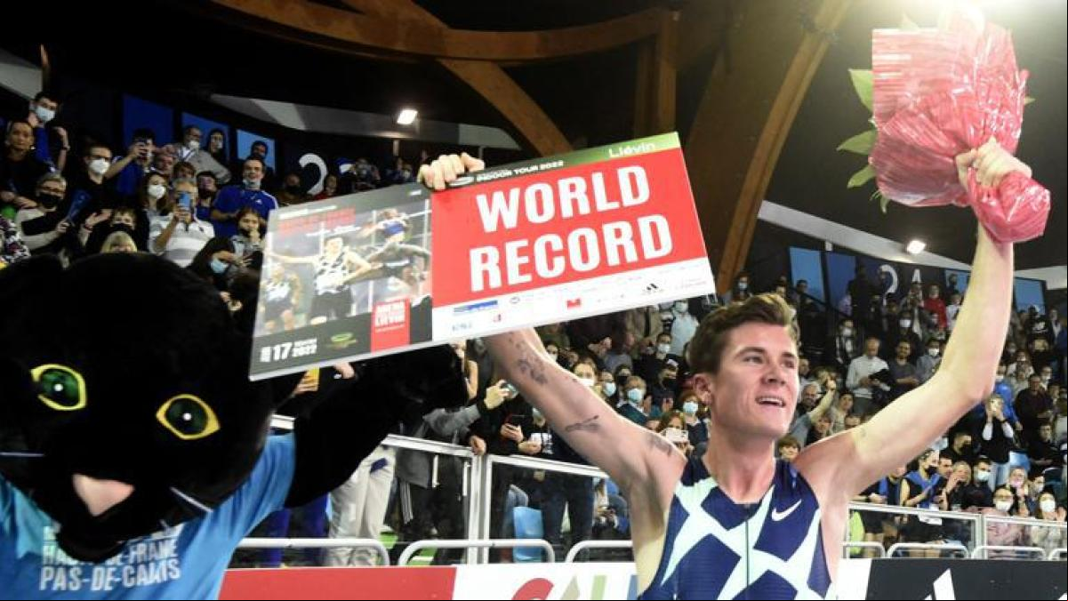 Ingebrigtsen rompe la barrera de los 1.500 metros