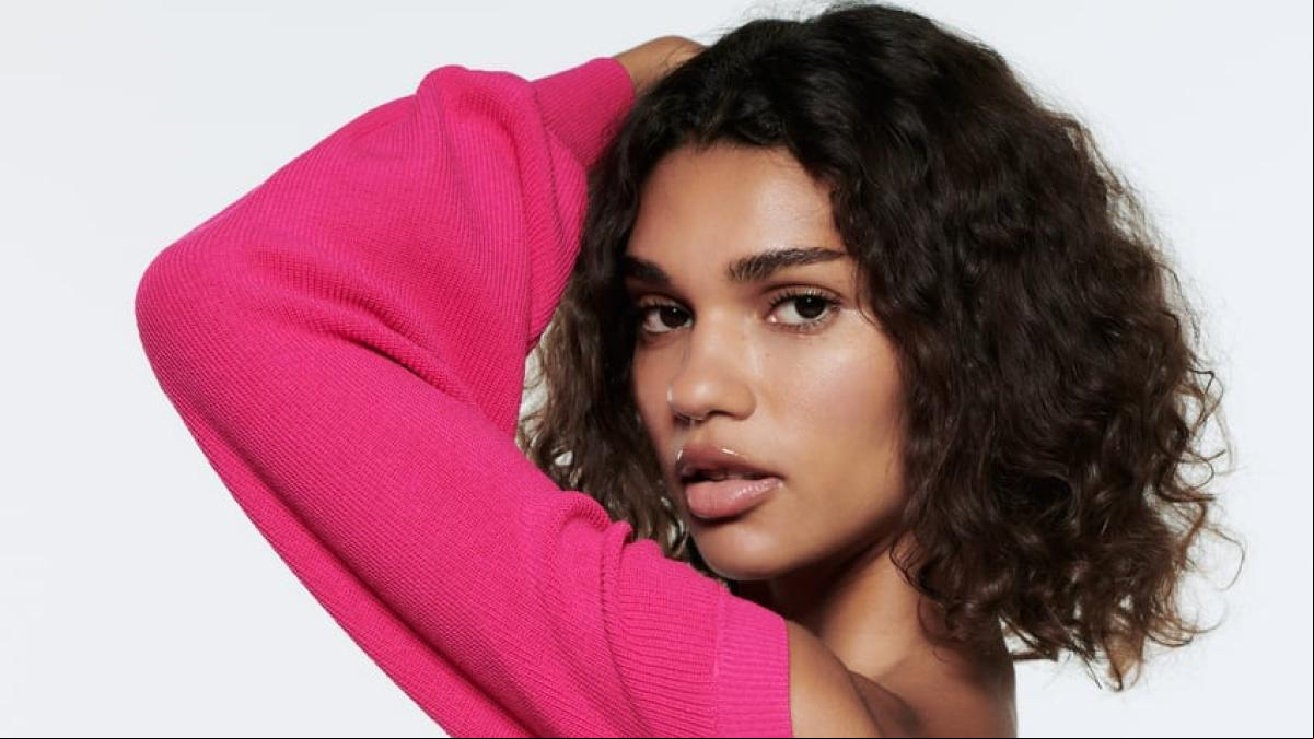 Zara primavera-verano 2022: cinco prendas que no puedes dejar escapar