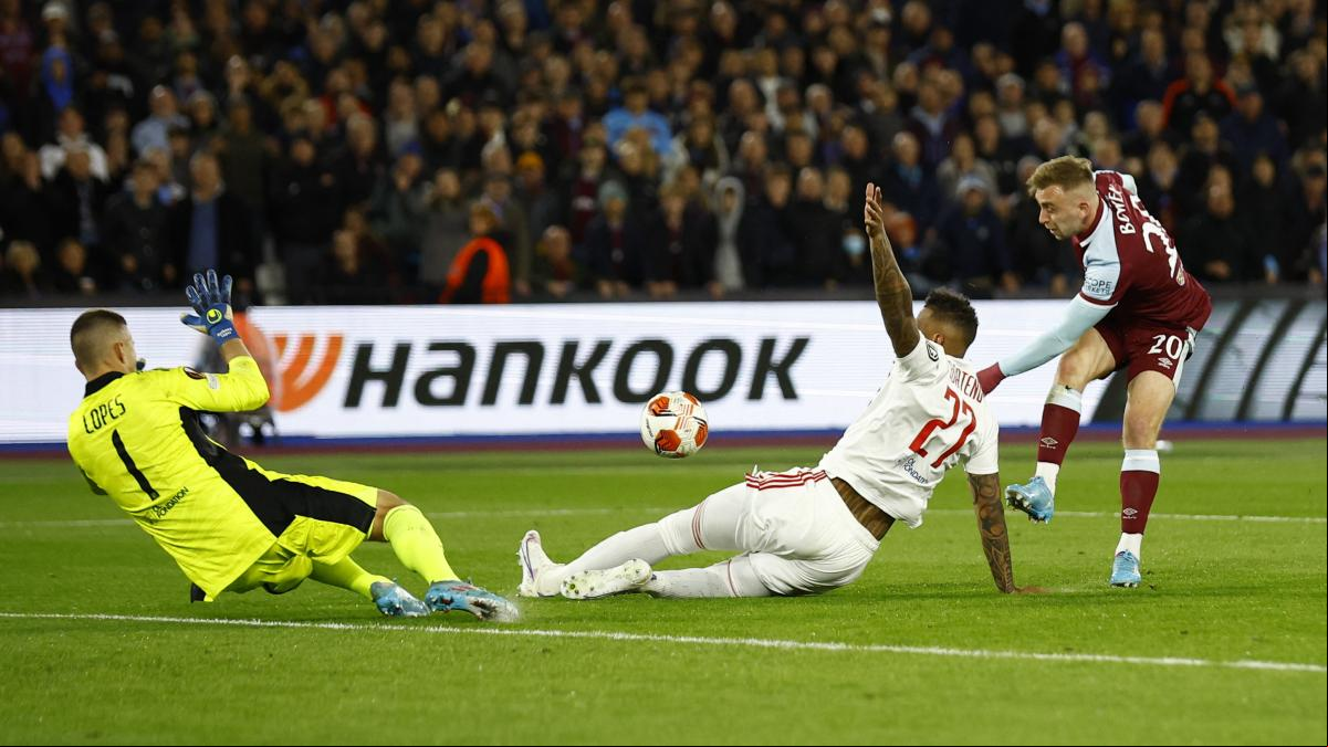 El Lyon no puede con un West Ham con diez durante 50 minutos