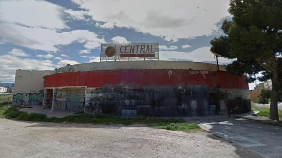 Hallan el cuerpo sin vida de un joven de 33 años en una discoteca abandonada de Totana