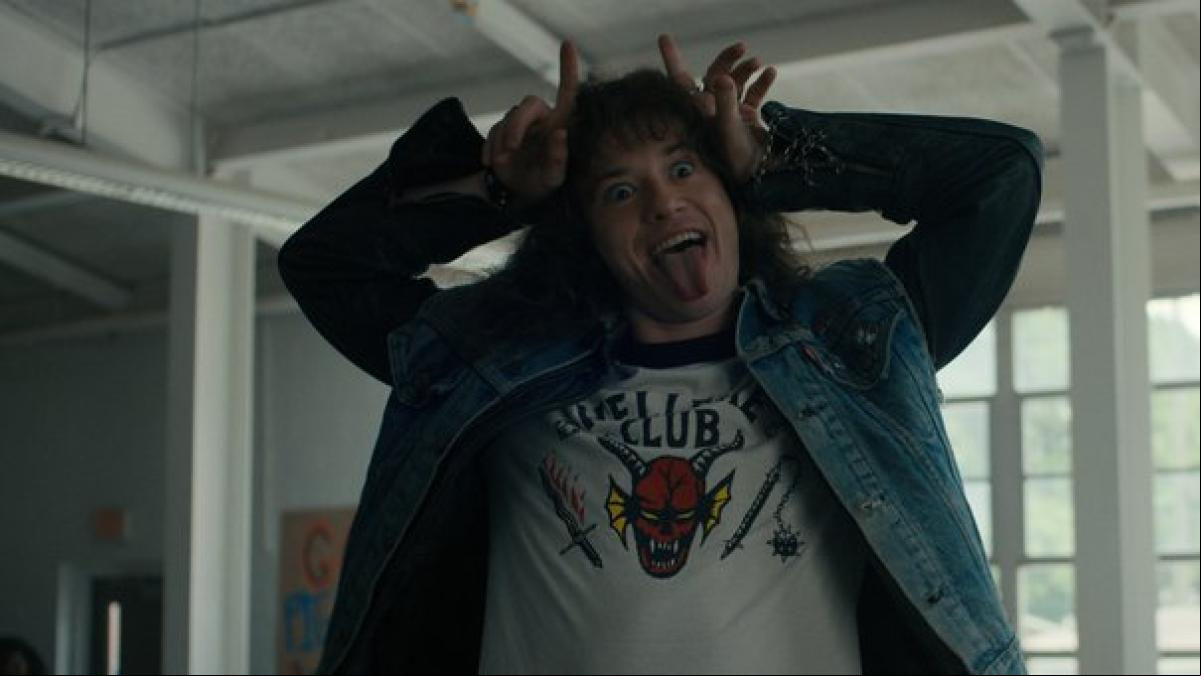 ‘Stranger Things’: detienen al actor Joseph Quinn en un aeropuerto, Eddie Munson en la serie