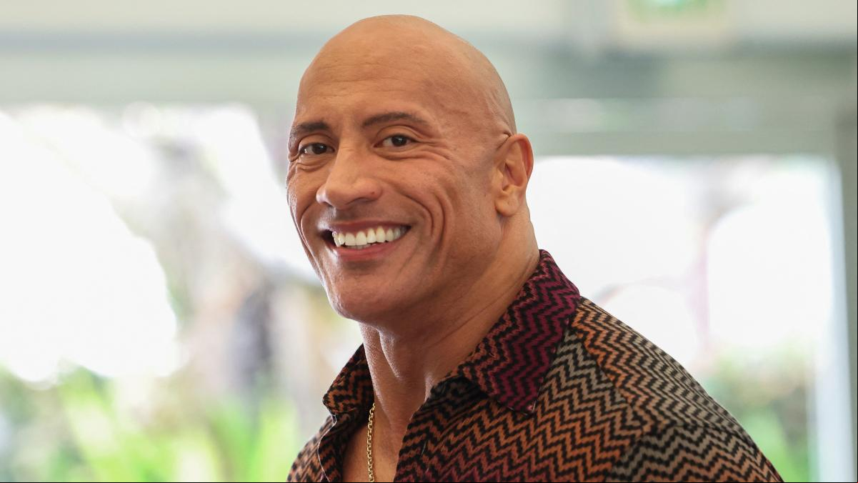 Dwayne Johnson se convierte en superhéroe