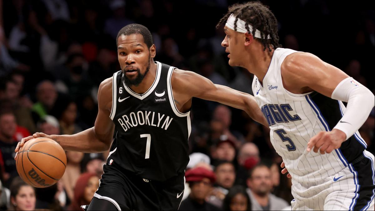 Durant y Booker se exhiben y los Lakers siguen sin despegar