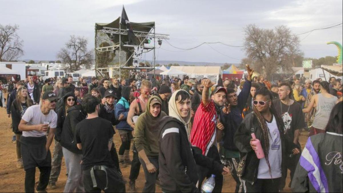 Los asistentes a la rave de Granada comienzan a desalojar el terreno tras 5 días de fiesta