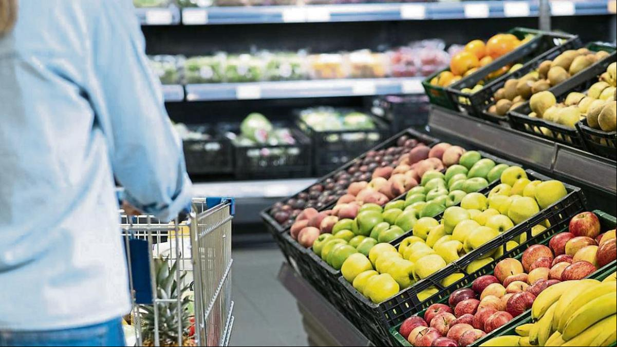 Facua amplía su denuncia a grandes cadenas por no bajar el IVA de algunos alimentos