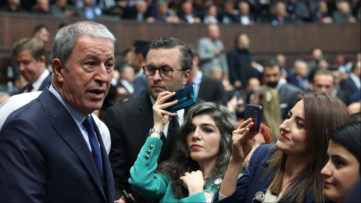 Turquía cancela la visita del ministro de Defensa sueco por la quema de un Corán ante su embajada