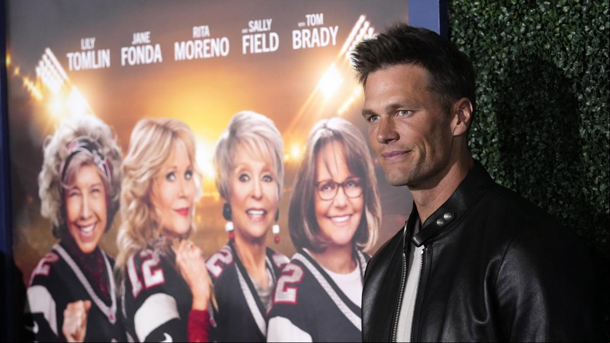 Tom Brady asiste a su primera alfombra sin Gisele Bündchen pero muy bien acompañado