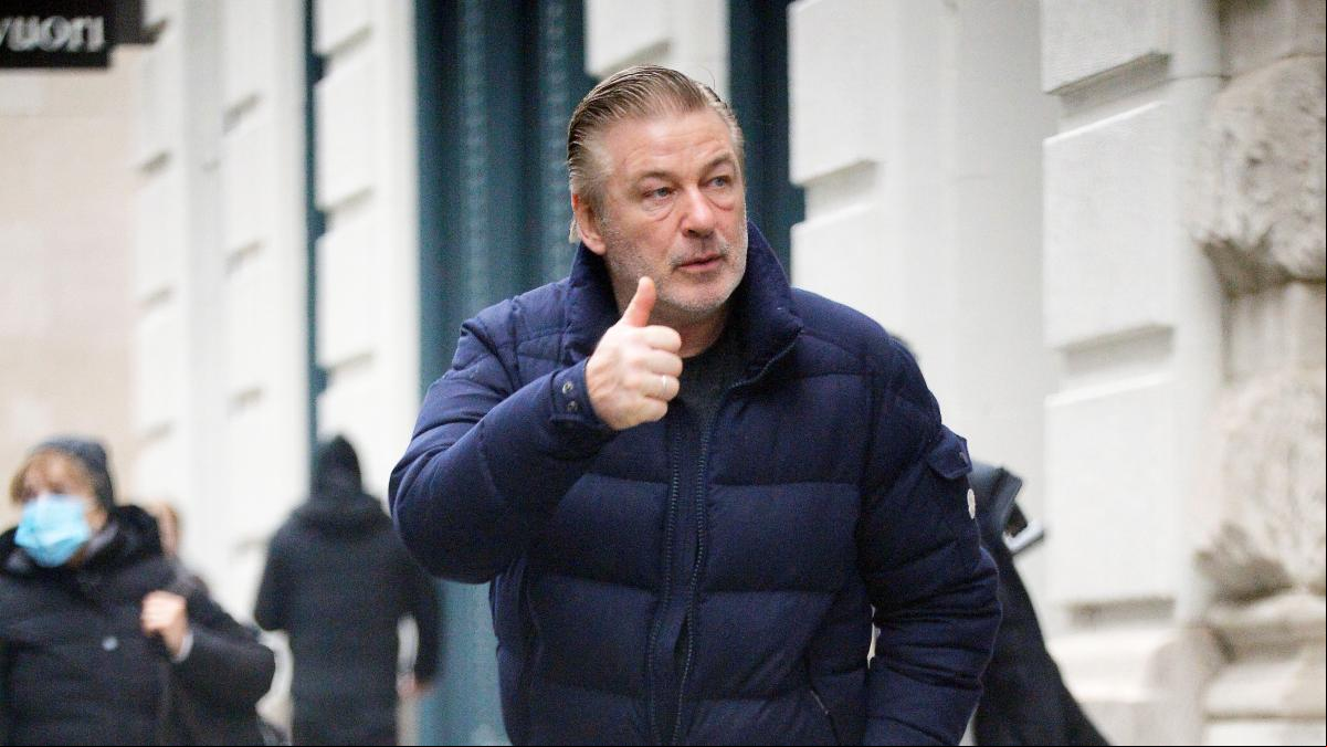 Alec Baldwin se declara no culpable de homicidio involuntario y evita acudir al juzgado