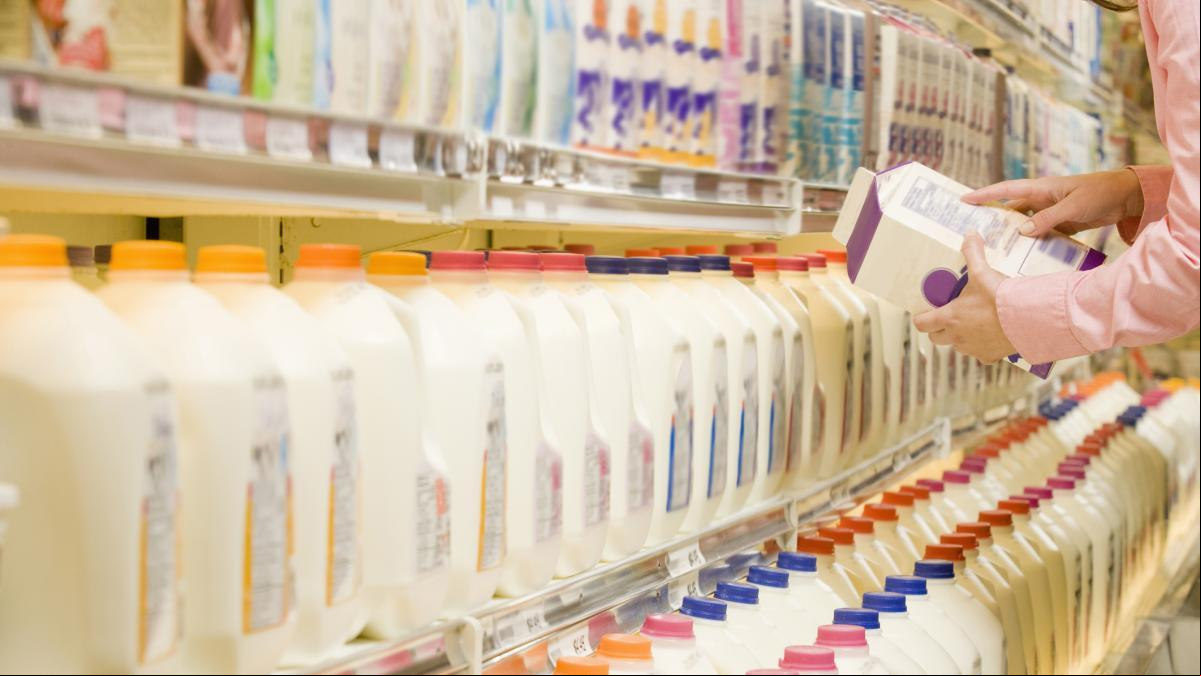 La OCU desvela las 3 peores marcas de leche de los supermercados en España