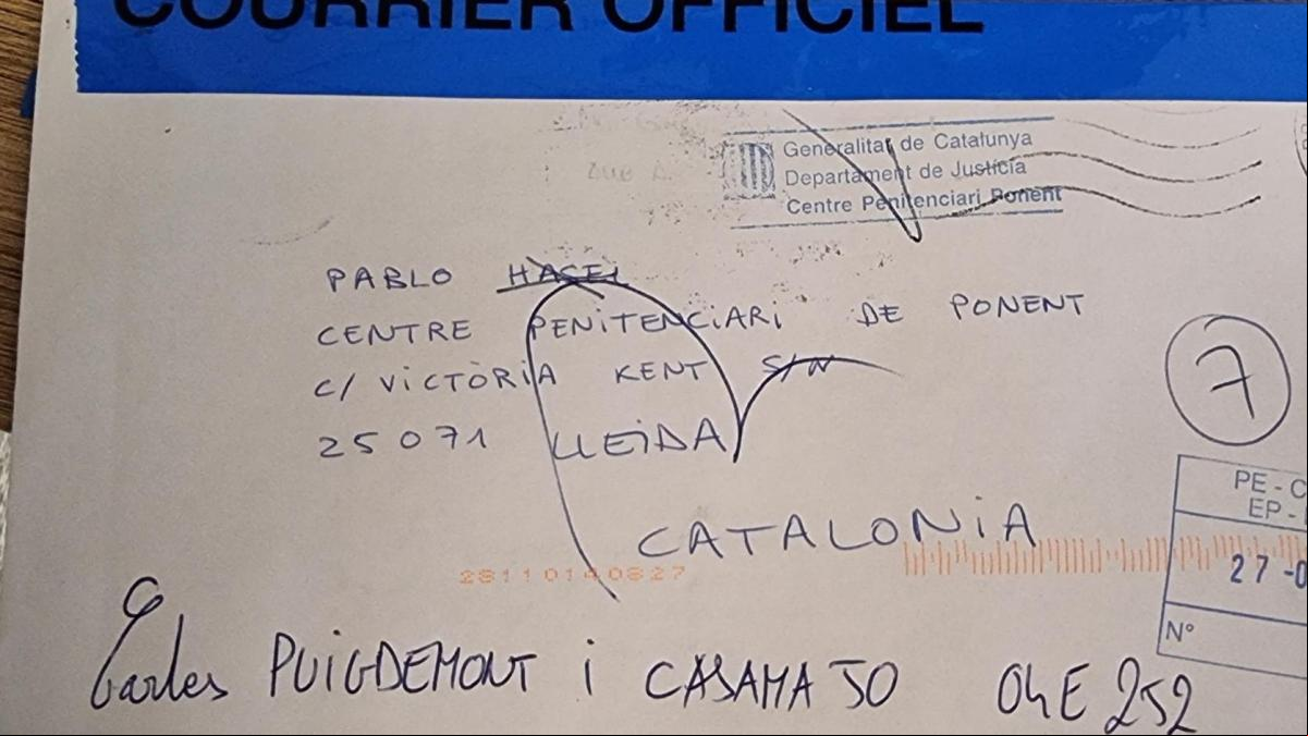 Puigdemont envía una carta a Pablo Hasél y la cárcel se la devuelve por no poner el nombre real