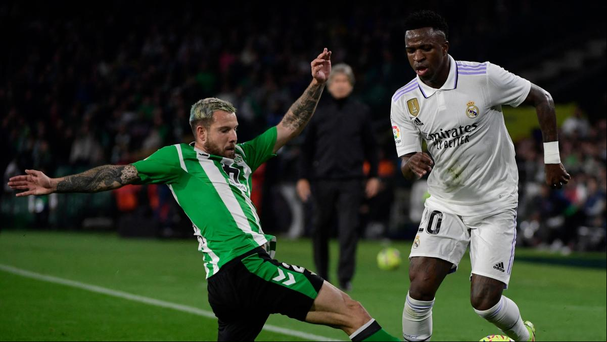 La Audiencia de Sevilla reabre la causa por insultos racistas a Vinicius en el Villamarín