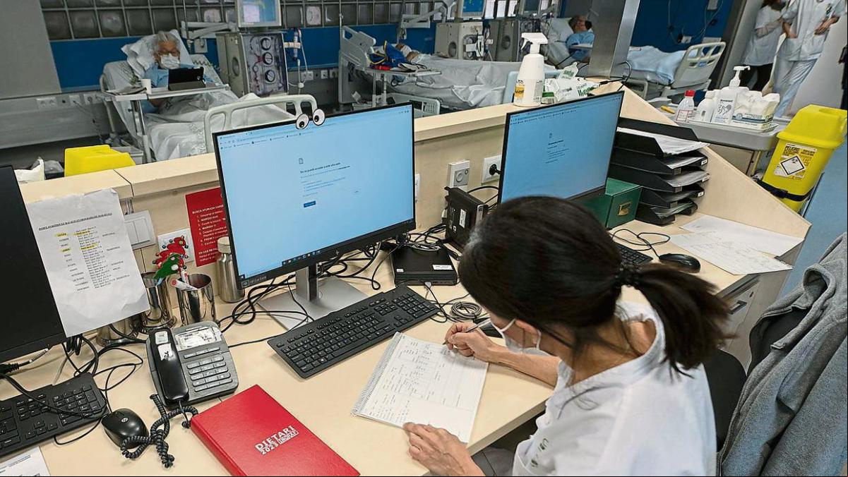 Guerra entre los Mossos y RansomHouse en la ‘dark web’ por la difusión de los datos del Clínic