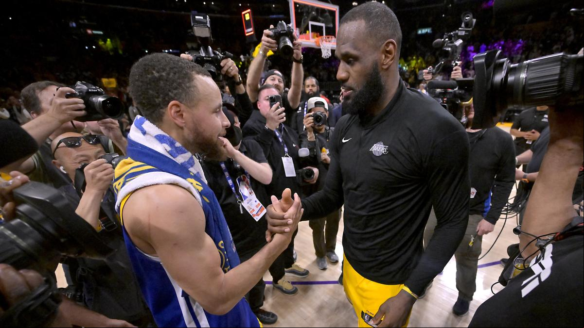 Los Lakers destronan a los Warriors y se citan con los temibles Nuggets