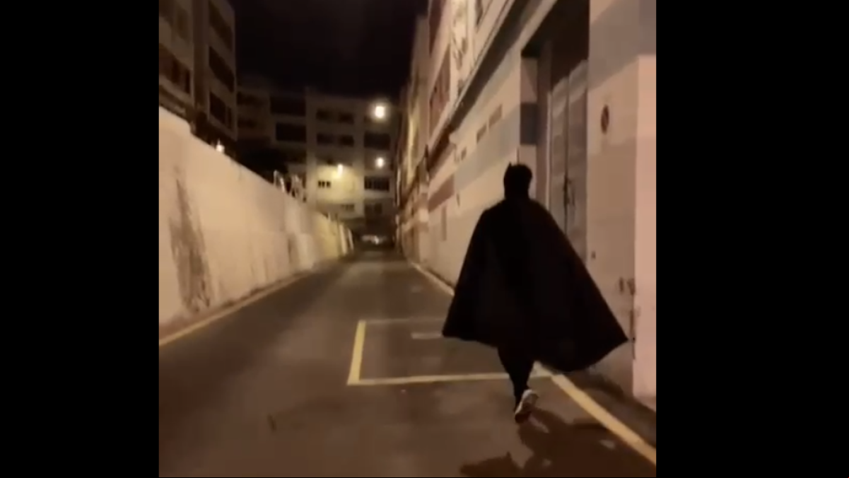 Un “justiciero” vestido de Batman devuelve la calle a los vecinos en Gran Canaria