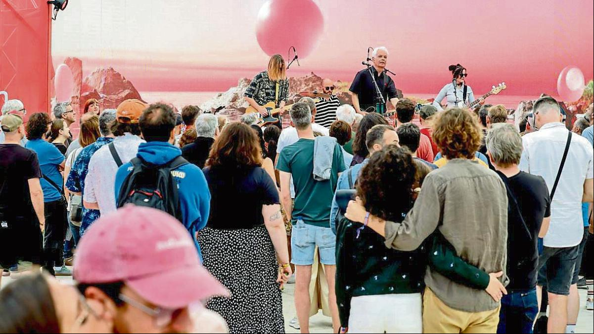 Un viaje con ritmos latinos, rock y dream pop