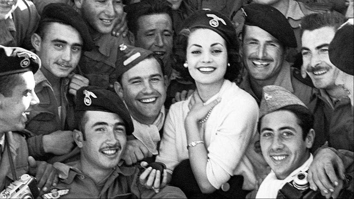 Cuando Carmen Sevilla actuó para los soldados en la última guerra de Franco