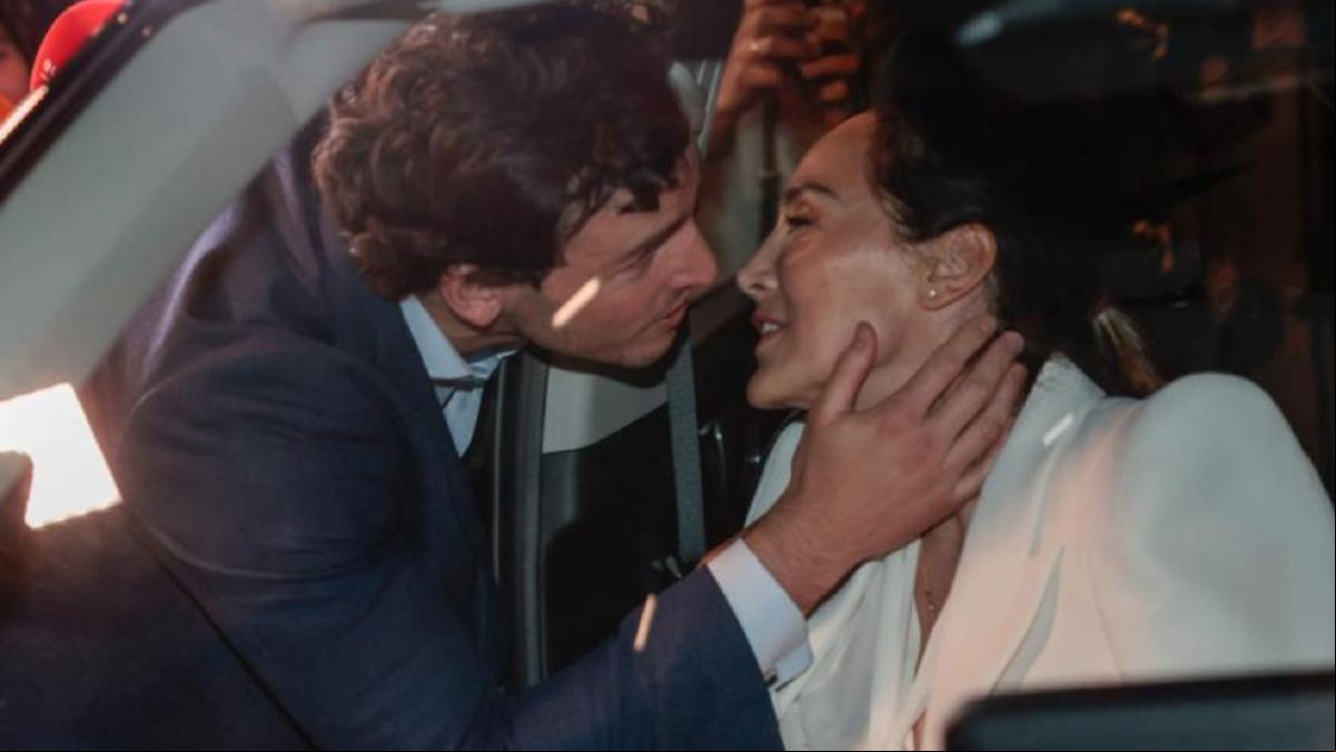 El apasionado beso entre Tamara e Íñigo tras el éxito de su preboda
