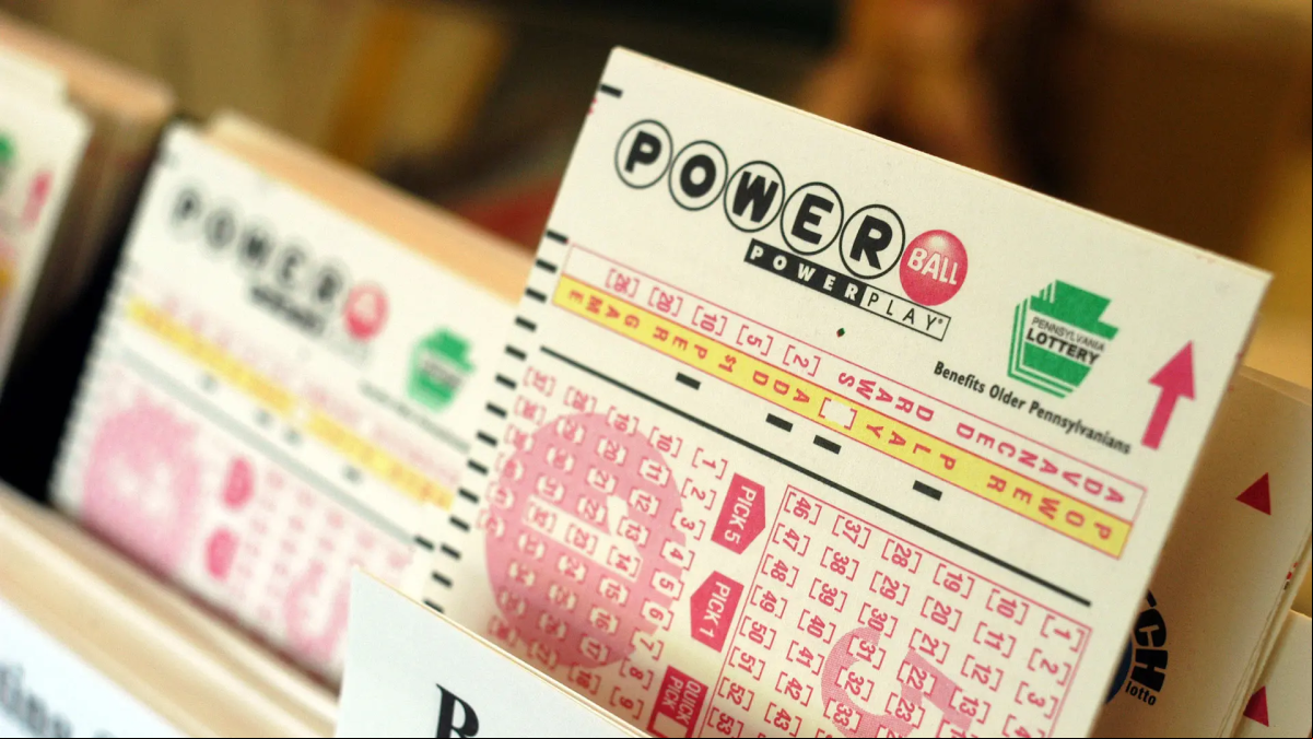 Un afortunado empieza el 2024 ganando más de 771,5 millones de euros jugando a la lotería